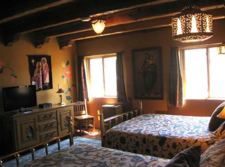 La Dona Luz Inn An Historic B&B Taos Luaran gambar