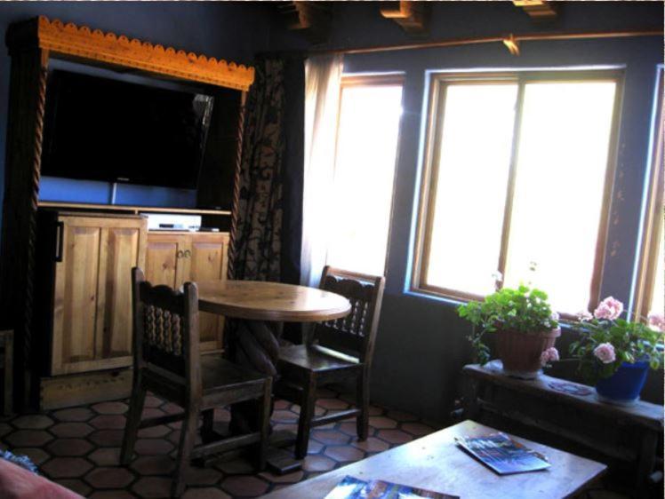 La Dona Luz Inn An Historic B&B Taos Luaran gambar