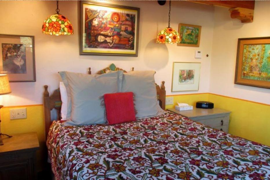 La Dona Luz Inn An Historic B&B Taos Luaran gambar