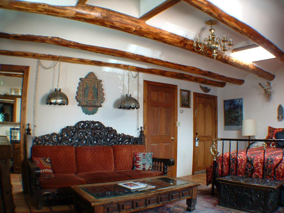 La Dona Luz Inn An Historic B&B Taos Luaran gambar